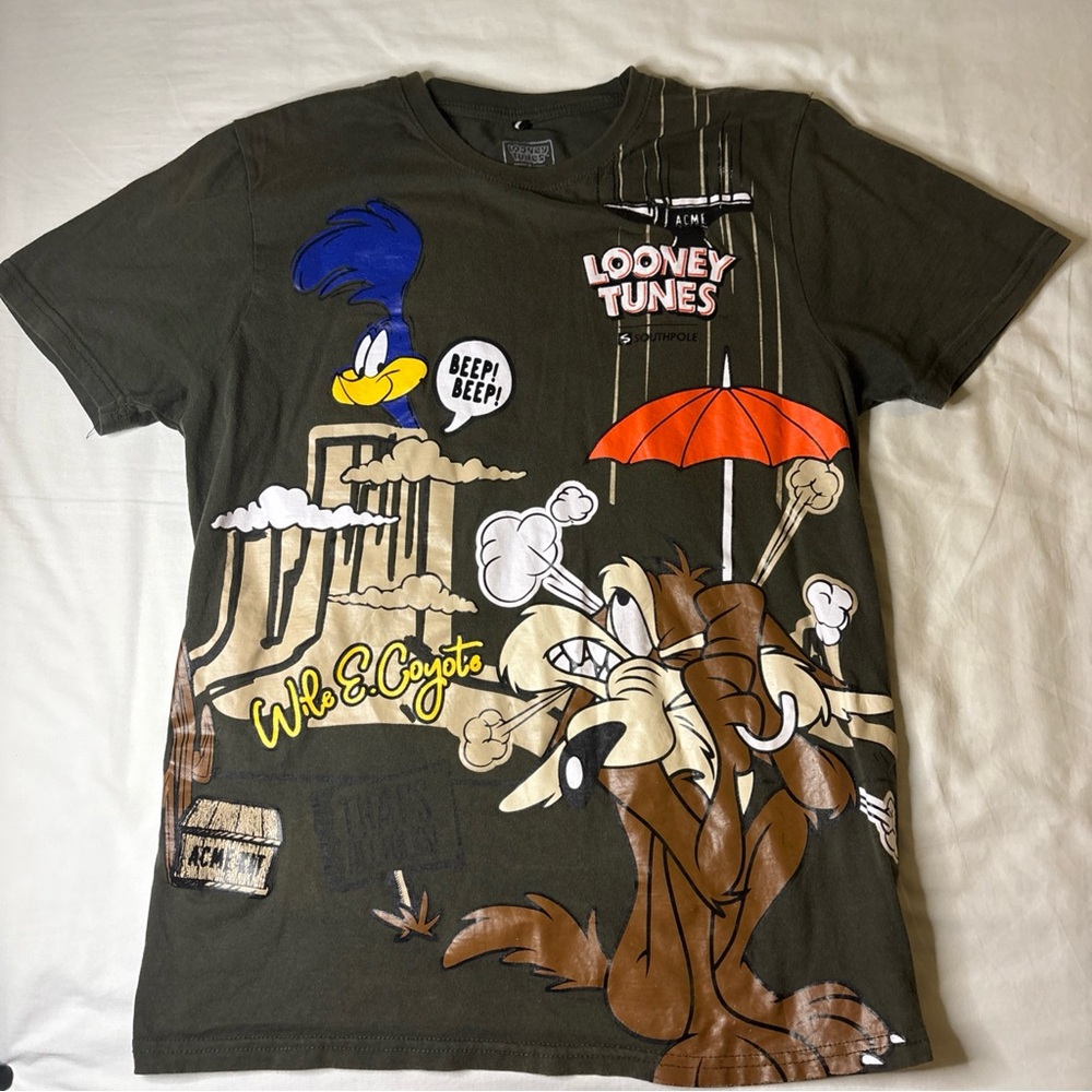 Looney Tunes Wile E Coyote And Road Runner Tee Shirt Mens Size Medium  Olive